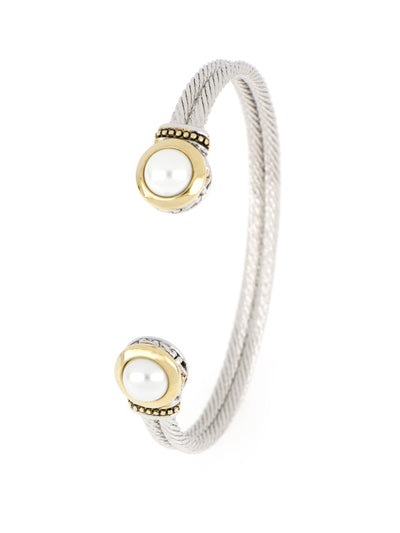 Pérola White Seashell Pearl Cuff Bracelet
