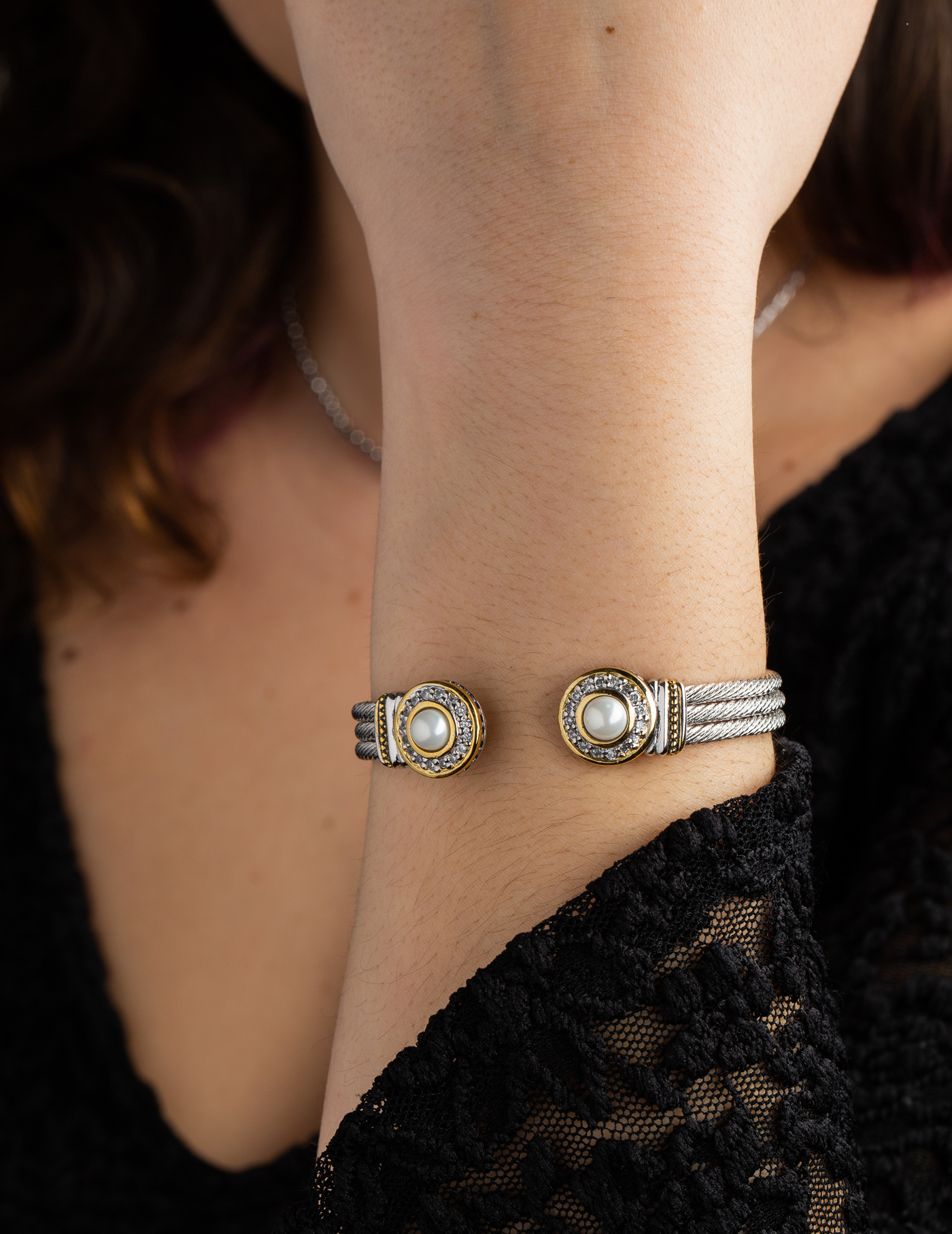 Pérola Collection - Pavé & White Seashell Pearl Cuff Bracelet